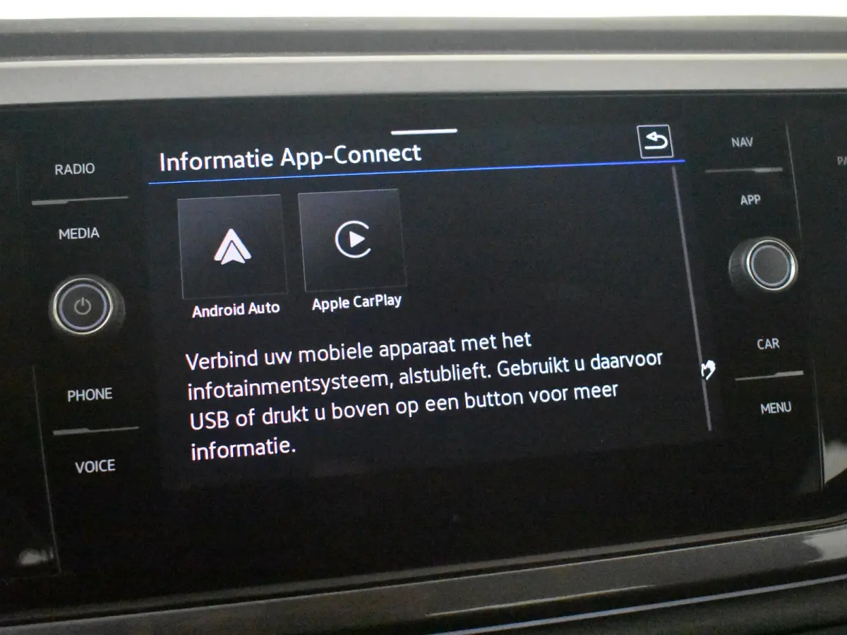 1.0 TSI Life Edition l IQ Light l Matrix LED l Dodehoek Assistent l Elektr. Inklap. Spiegels l Parkeersensoren l Groot Digital Dash l Cruise contr Adapt | Climate contr | 16"LMV