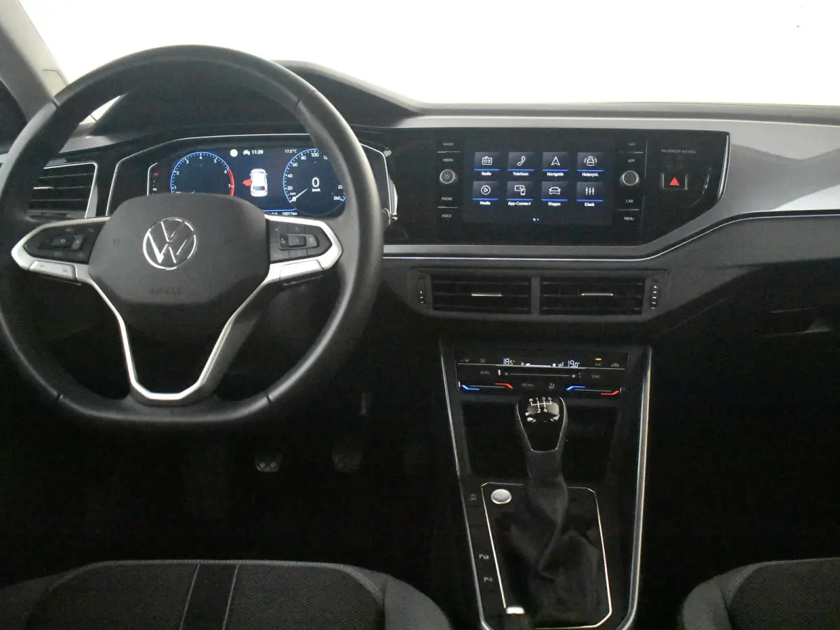 1.0 TSI Life Edition l IQ Light l Matrix LED l Dodehoek Assistent l Elektr. Inklap. Spiegels l Parkeersensoren l Groot Digital Dash l Cruise contr Adapt | Climate contr | 16"LMV