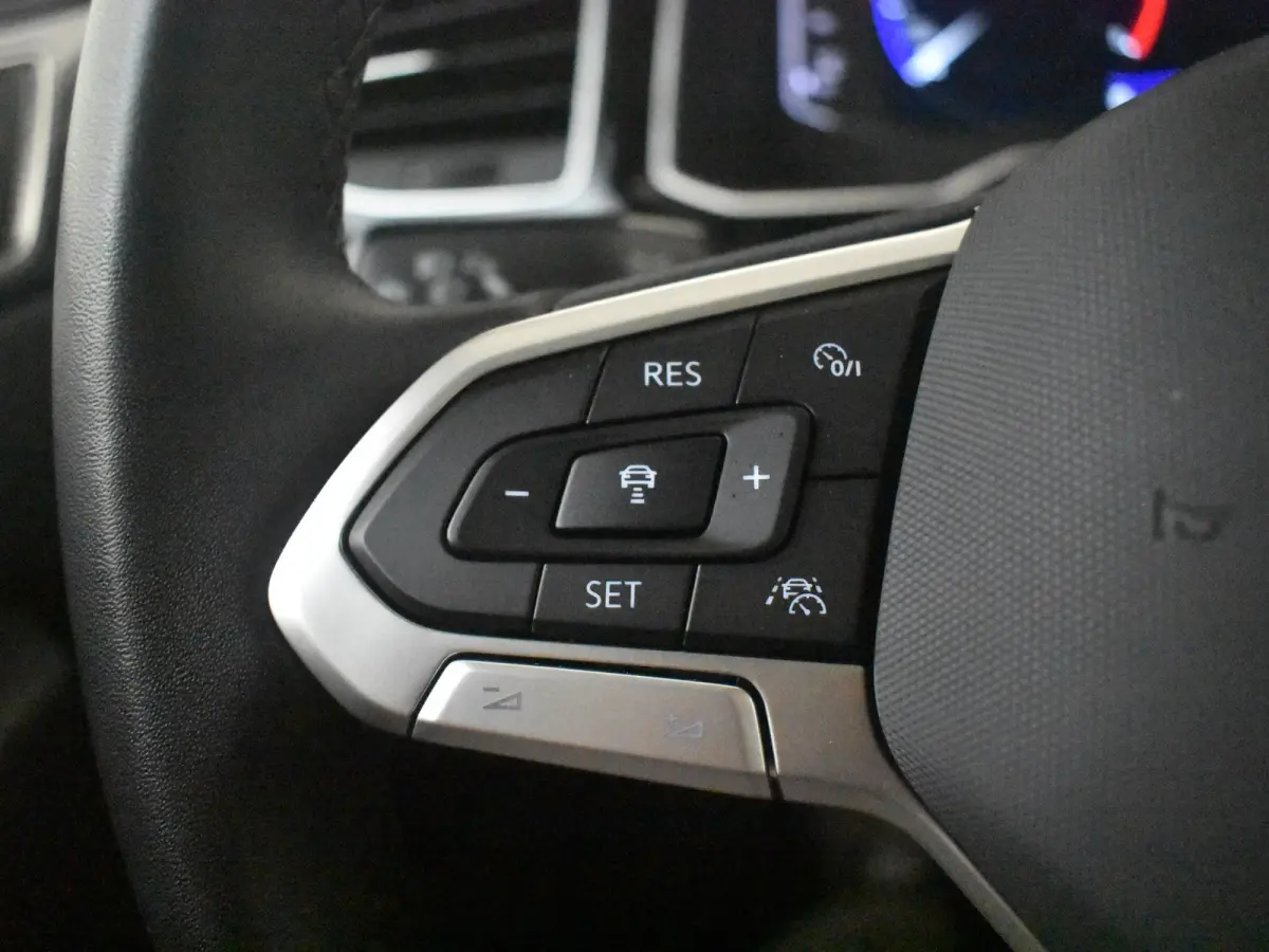 1.0 TSI Life Edition l IQ Light l Matrix LED l Dodehoek Assistent l Elektr. Inklap. Spiegels l Parkeersensoren l Groot Digital Dash l Cruise contr Adapt | Climate contr | 16"LMV