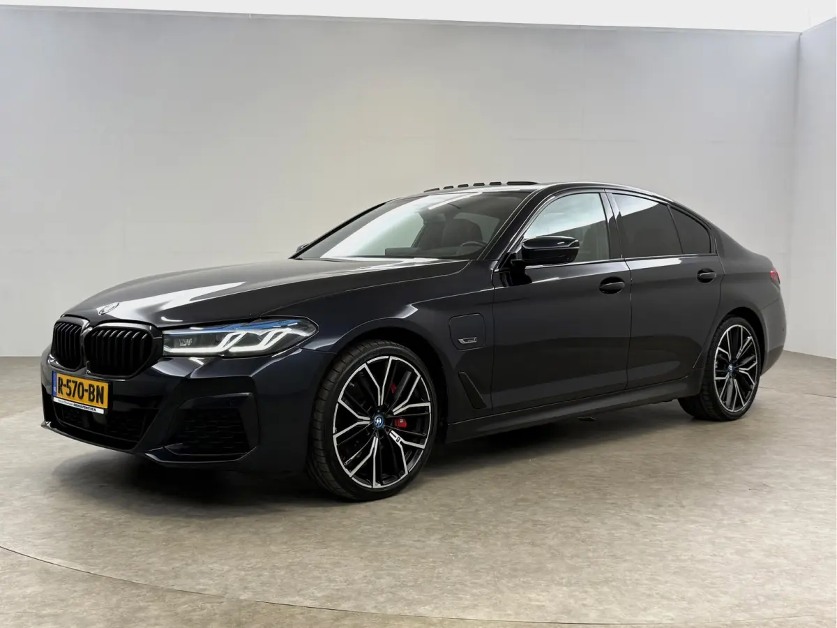 520e Business Edition Plus M-Sport | Pano | Virtual | HuD | BMW Laser | 360° | Memory | Sfeer | Carplay