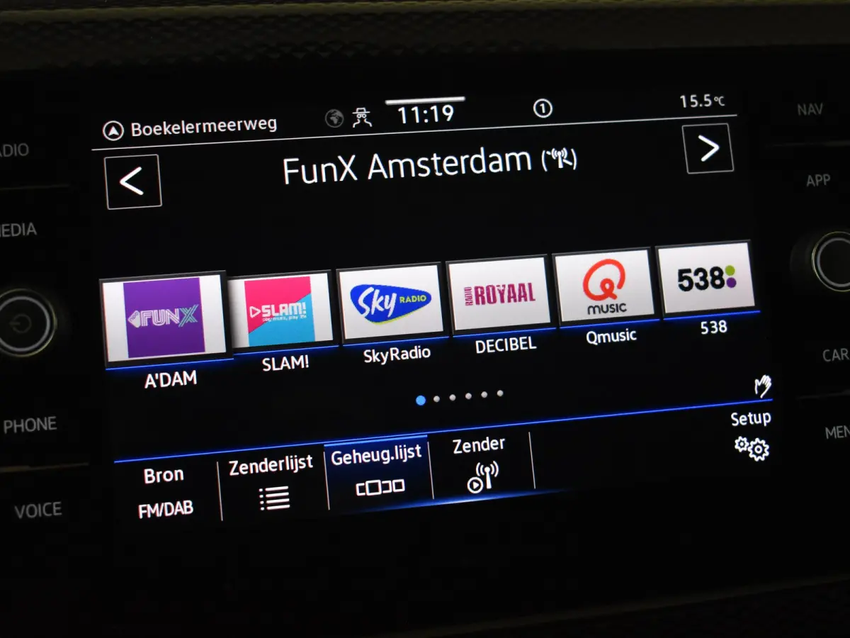 1.0 TSI Life 95Pk DSG/AUTO | Achteruitrijcamera | Cruise control adapt | Climate control | Stoelverw |  Keyless | Parkeersensoren | Navi | LED | DAB | 16"LMV