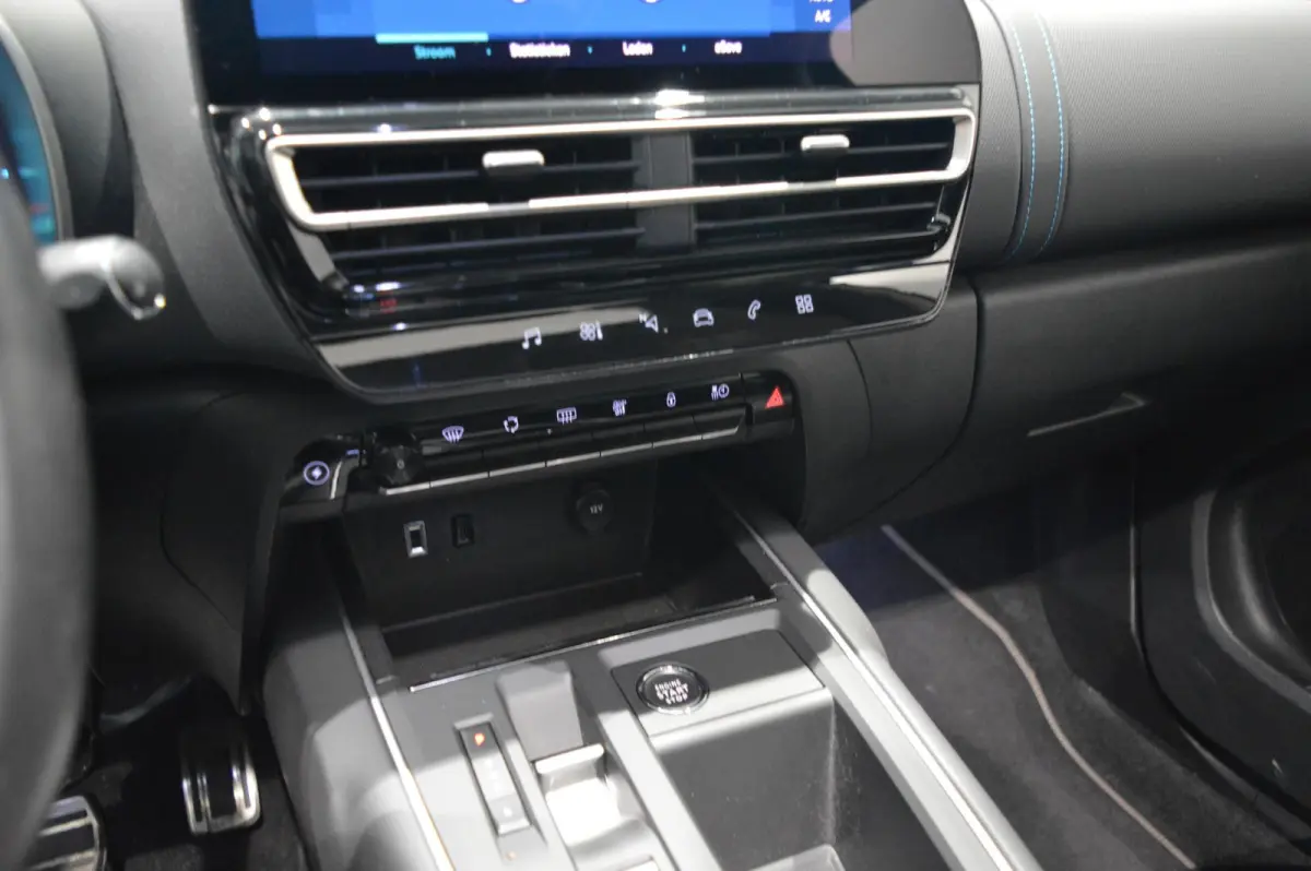 1.6 Plug-in Hybrid 225 Business Plus - TREKHAAK - SCHUIF/KANTELDAK - FULL OPTIONS!