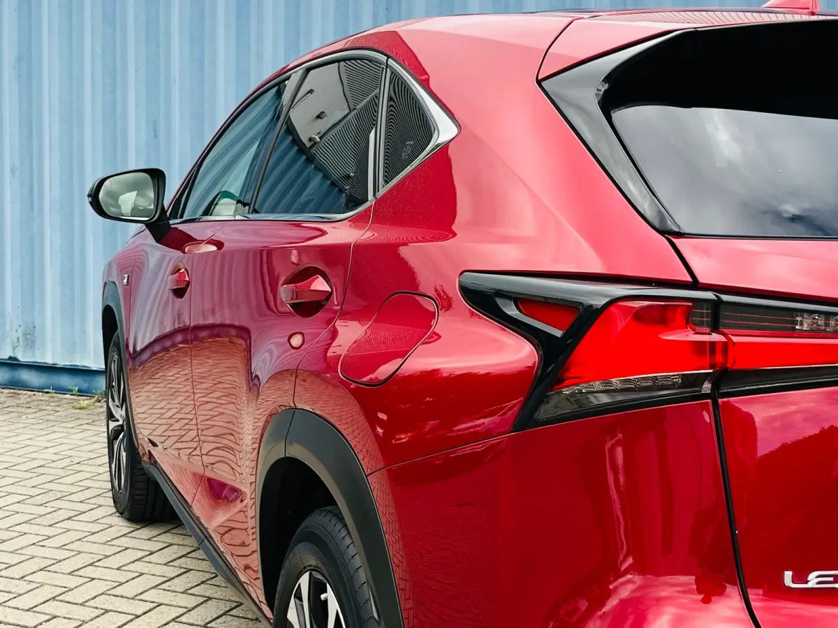 300h AWD F Sport Line Trekhaak | Lederen bekleding | Elektrisch verstelbare stoelen en stuur | Panoramadak