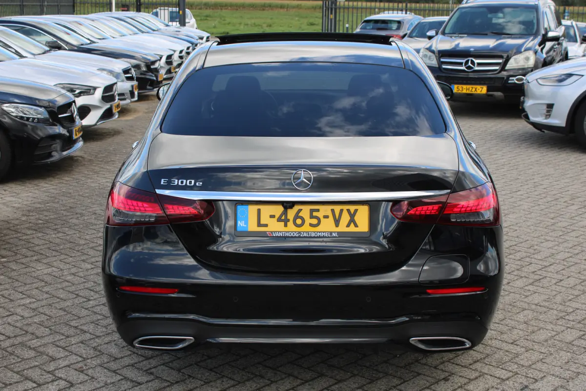 300e AMG Line NIGHT PAKKET PANORAMADAK LEDER MEMORY BURMESTER 360-CAMERA KEY-LESS GO <<NL AUTO>>