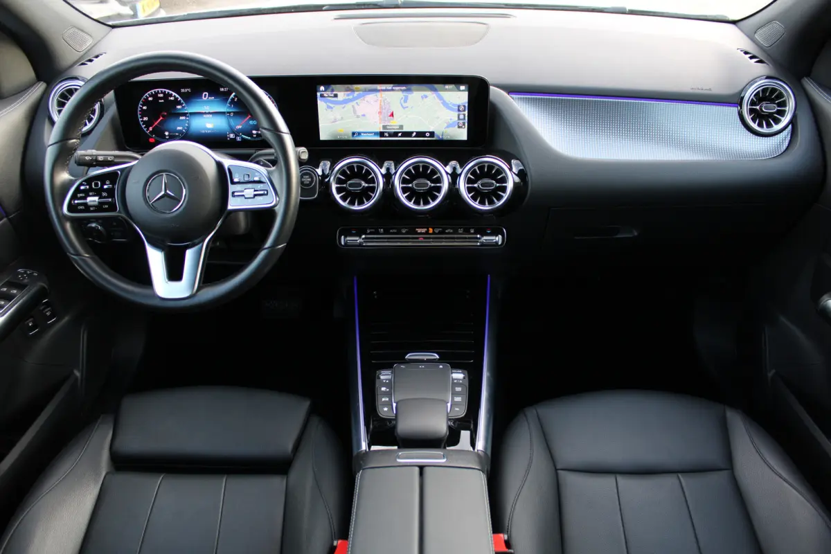 250e AUT8 Luxury Limited LEDER SFEER WIDESCREEN