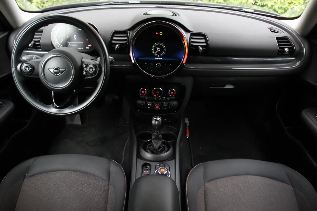1.5 Cooper Business Edition | NL-AUTO! | CRUISE | PARK SENS | NAVI | CLIMA | APPLE CARPLAY/ANDROID AUTO | 17" LMV