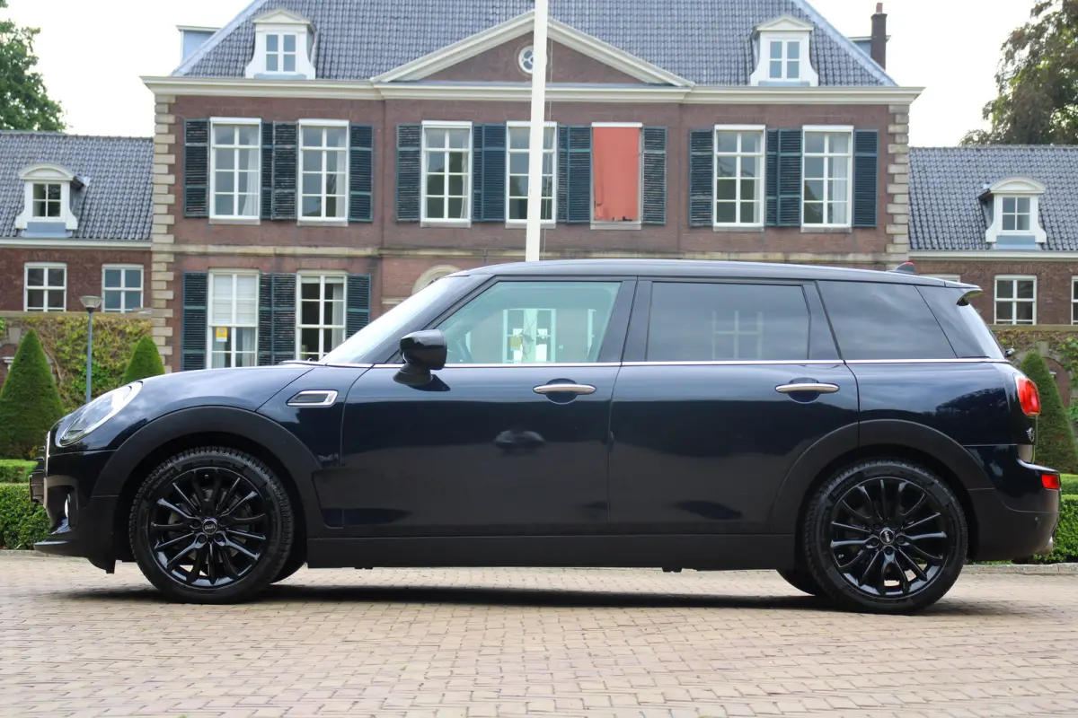1.5 Cooper Business Edition | NL-AUTO! | CRUISE | PARK SENS | NAVI | CLIMA | APPLE CARPLAY/ANDROID AUTO | 17" LMV