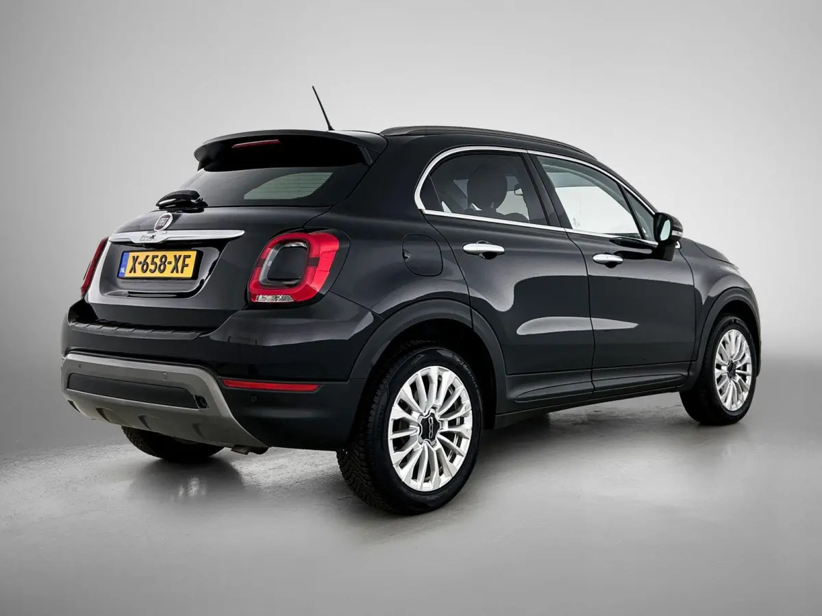 1.3 GSE Lounge | AUTOMAAT | APPLE CARPLAY | ANDROID AUTO | ACHTERUITRIJCAMERA | RIJSTROOKHULP | KEYLESS | HALF-LEDER | ELEKTRISCH VERSTELBARE VOORSTOEL | AIRCO |