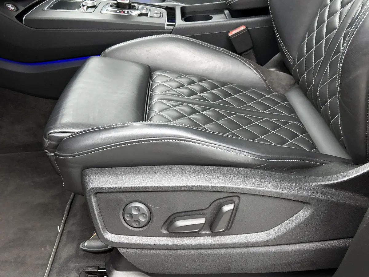 SQ5 3.0 TFSI quattro Pro Line Plus 354 PK | Panoramadak | Bang & Olufsen Sound System | Trekhaak | Dodehoekdetectie | Camera | Stoelverwarming | Optiekpakket zwart |