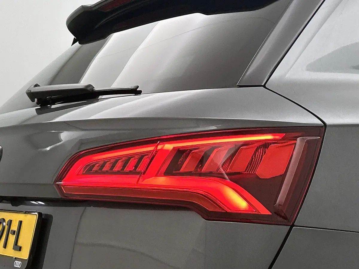 SQ5 3.0 TFSI quattro Pro Line Plus 354 PK | Panoramadak | Bang & Olufsen Sound System | Trekhaak | Dodehoekdetectie | Camera | Stoelverwarming | Optiekpakket zwart |