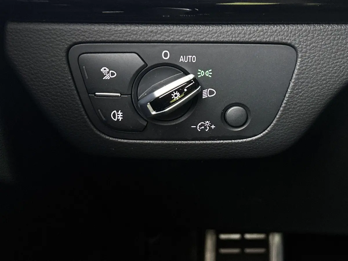SQ5 3.0 TFSI quattro Pro Line Plus 354 PK | Panoramadak | Bang & Olufsen Sound System | Trekhaak | Dodehoekdetectie | Camera | Stoelverwarming | Optiekpakket zwart |