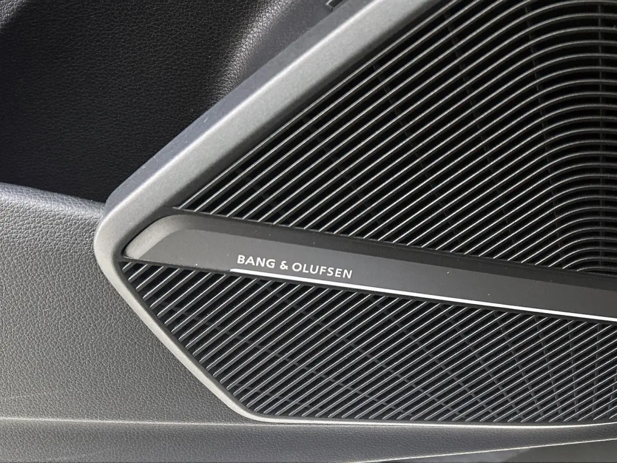 SQ5 3.0 TFSI quattro Pro Line Plus 354 PK | Panoramadak | Bang & Olufsen Sound System | Trekhaak | Dodehoekdetectie | Camera | Stoelverwarming | Optiekpakket zwart |