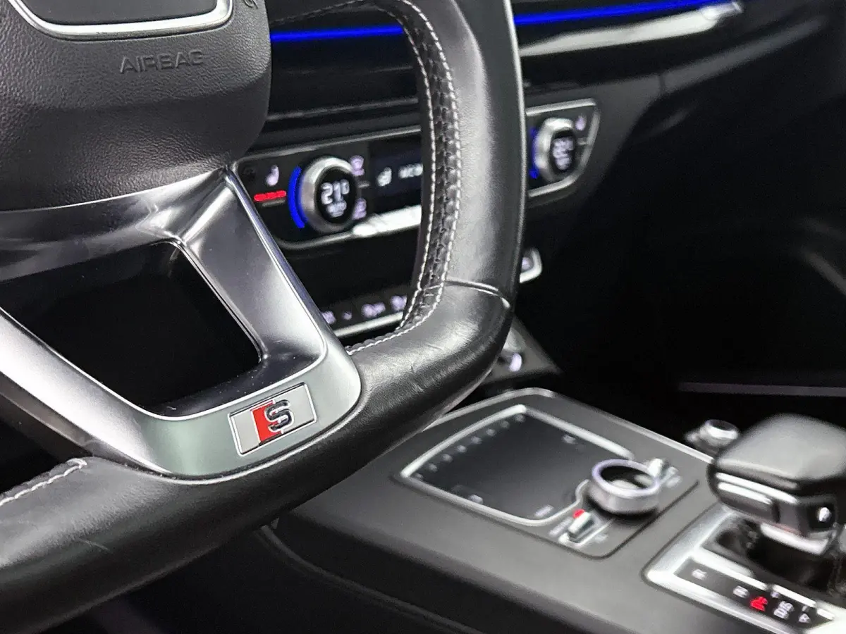 SQ5 3.0 TFSI quattro Pro Line Plus 354 PK | Panoramadak | Bang & Olufsen Sound System | Trekhaak | Dodehoekdetectie | Camera | Stoelverwarming | Optiekpakket zwart |