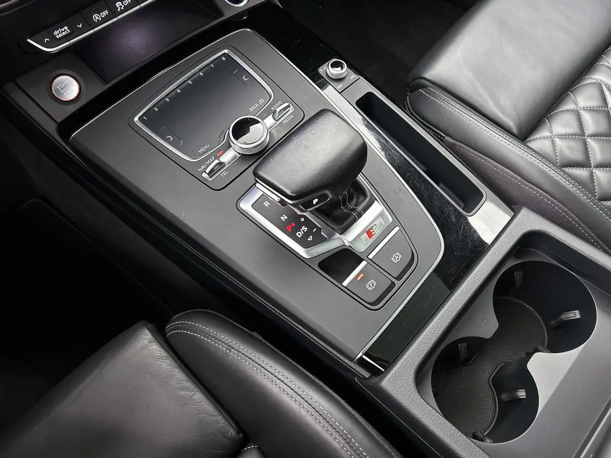 SQ5 3.0 TFSI quattro Pro Line Plus 354 PK | Panoramadak | Bang & Olufsen Sound System | Trekhaak | Dodehoekdetectie | Camera | Stoelverwarming | Optiekpakket zwart |