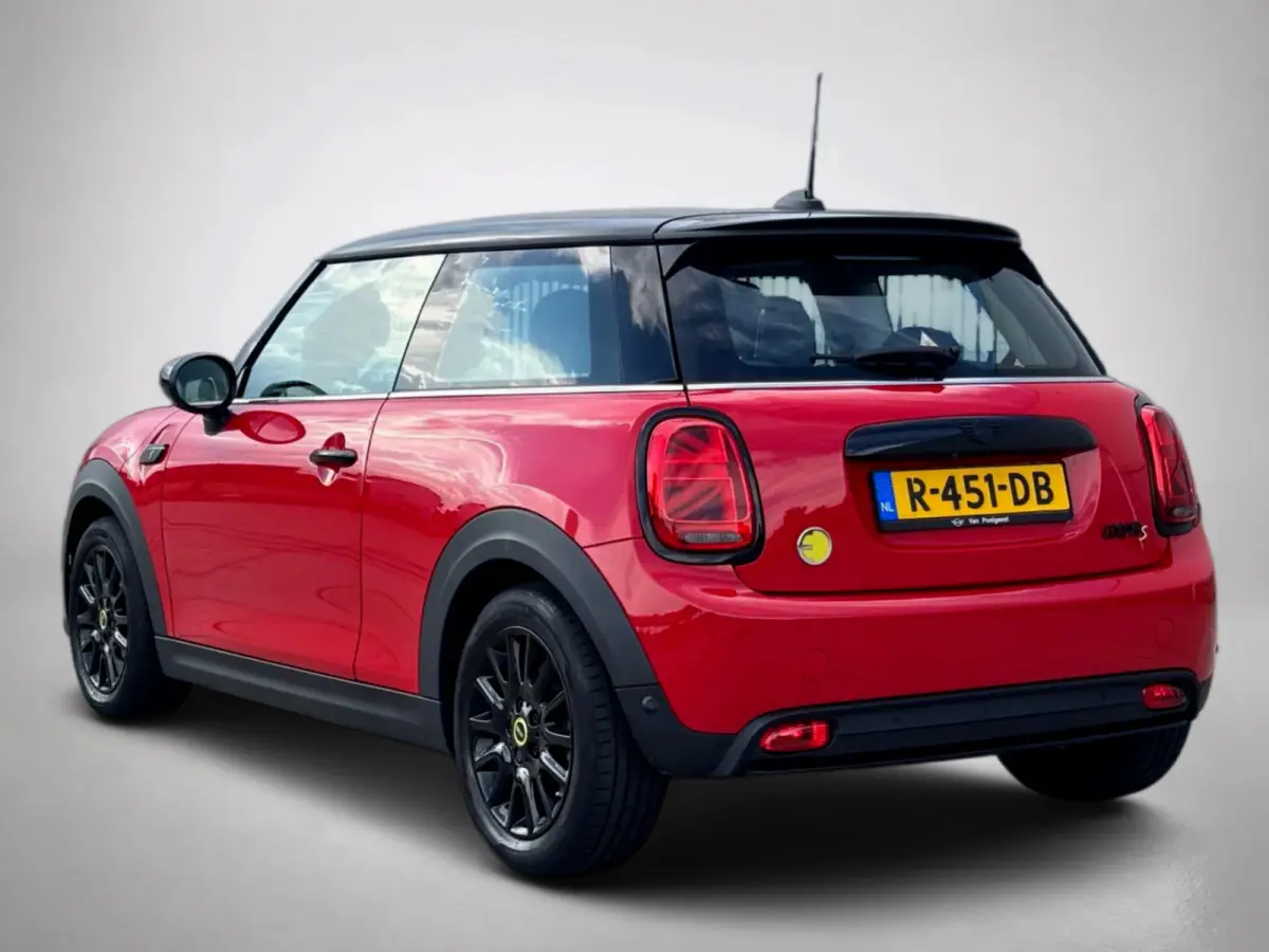 MINI Yours 33 kWh (SoH 96%, NL-auto, 1e Eig, BTW, Camera, Carplay, Climate Con, Navi, Parkeersensor, Etc)