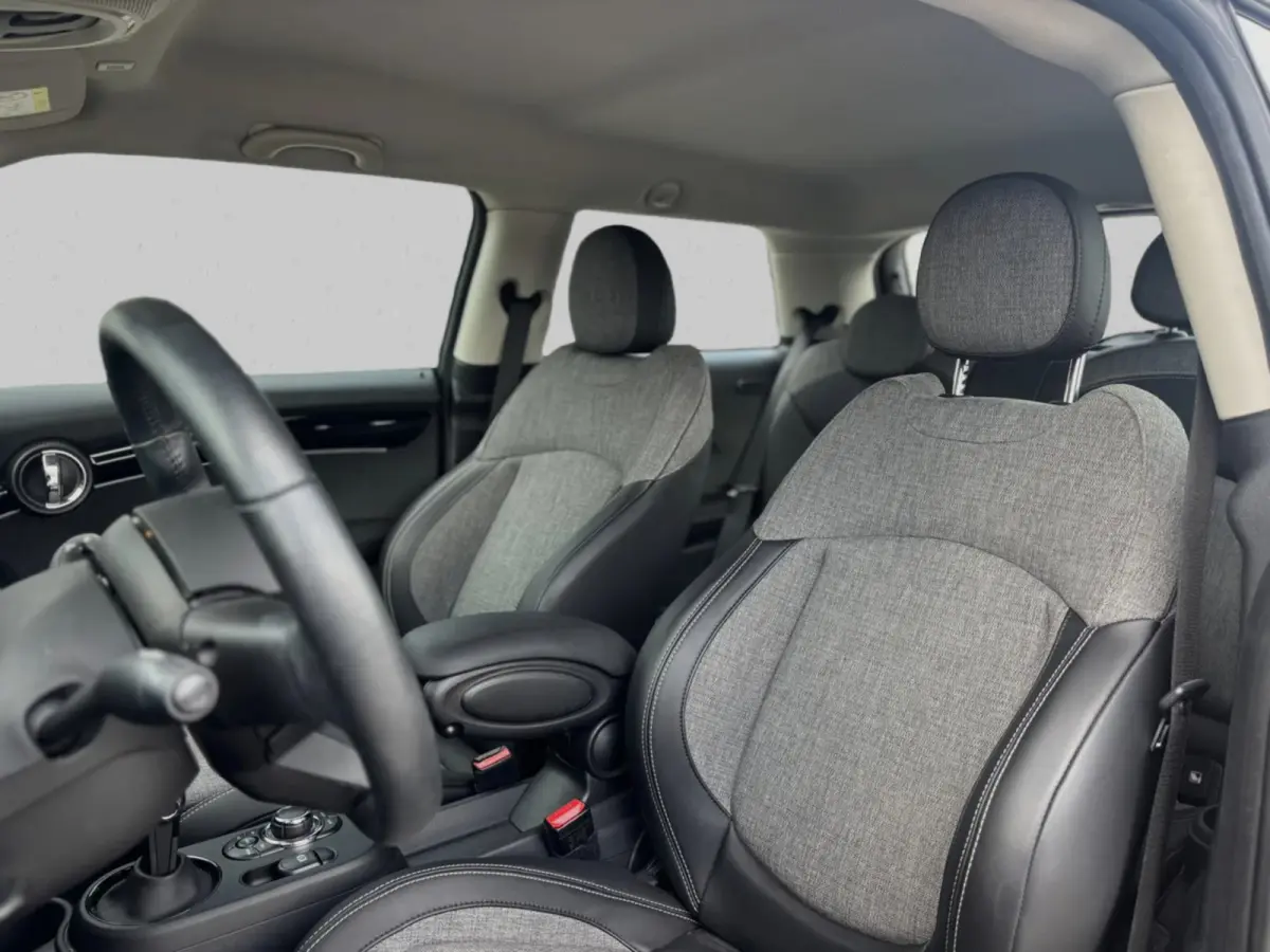 MINI Yours 33 kWh (SoH 96%, NL-auto, 1e Eig, BTW, Camera, Carplay, Climate Con, Navi, Parkeersensor, Etc)