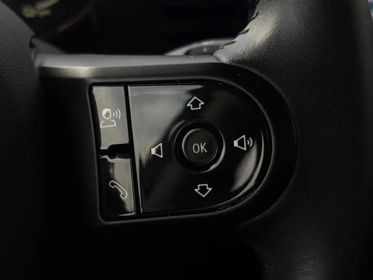 MINI Yours 33 kWh (SoH 96%, NL-auto, 1e Eig, BTW, Camera, Carplay, Climate Con, Navi, Parkeersensor, Etc)