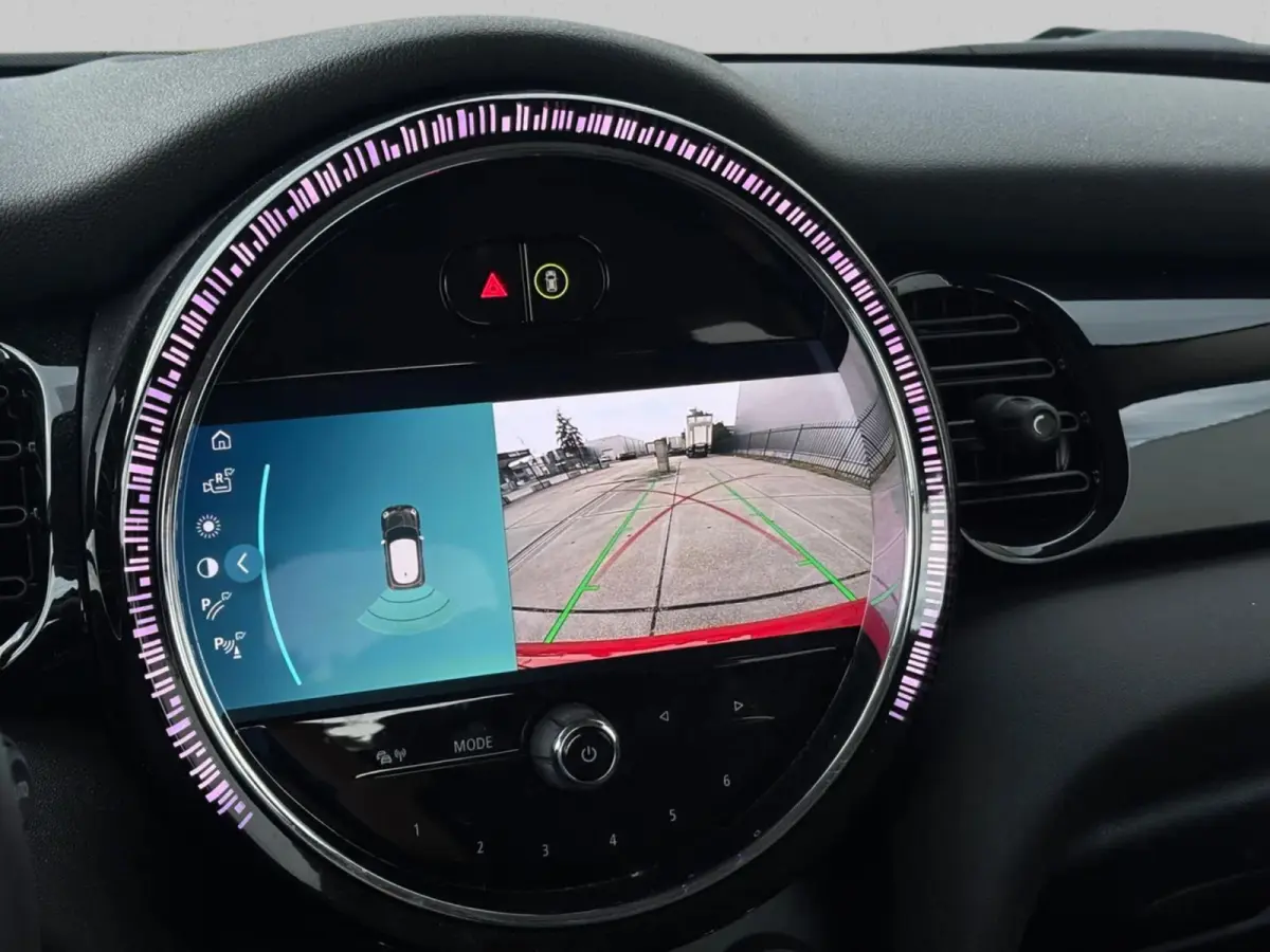 MINI Yours 33 kWh (SoH 96%, NL-auto, 1e Eig, BTW, Camera, Carplay, Climate Con, Navi, Parkeersensor, Etc)