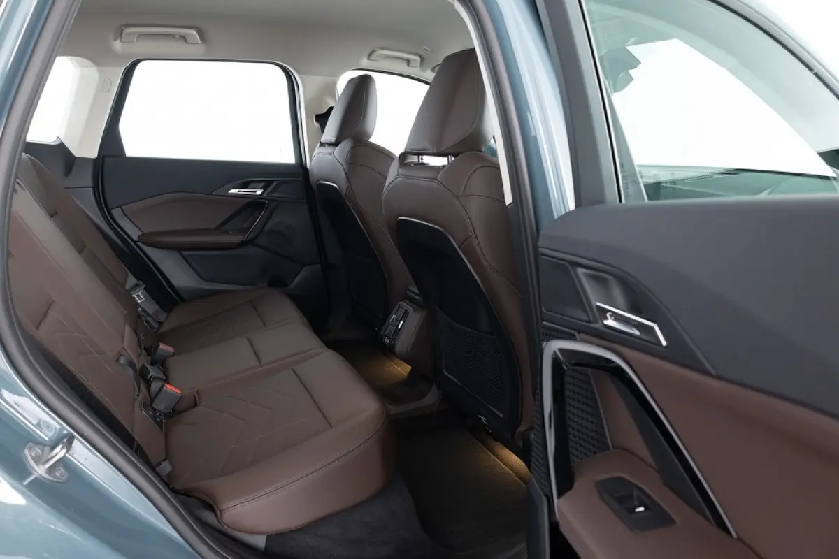 eDrive20 67 kWh | LEDER | Full LED | NAVI | PDC | ECC