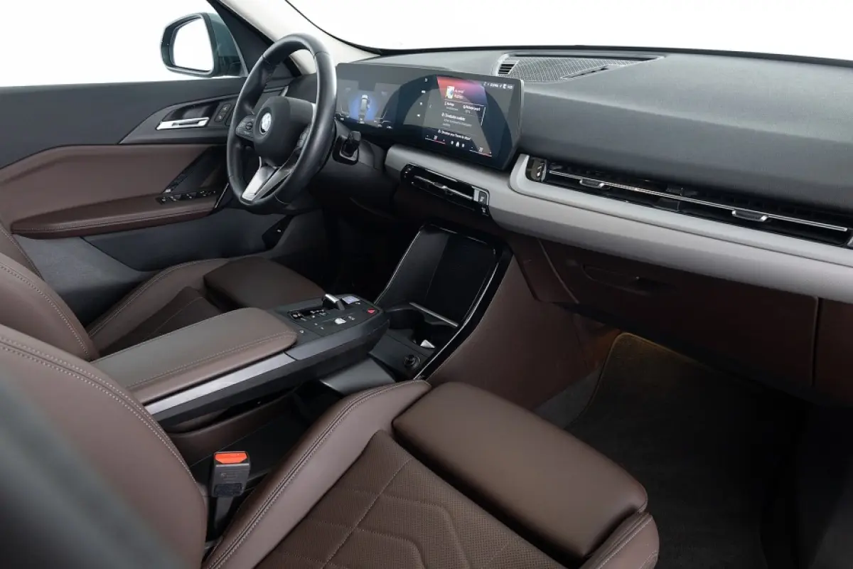 eDrive20 67 kWh | LEDER | Full LED | NAVI | PDC | ECC