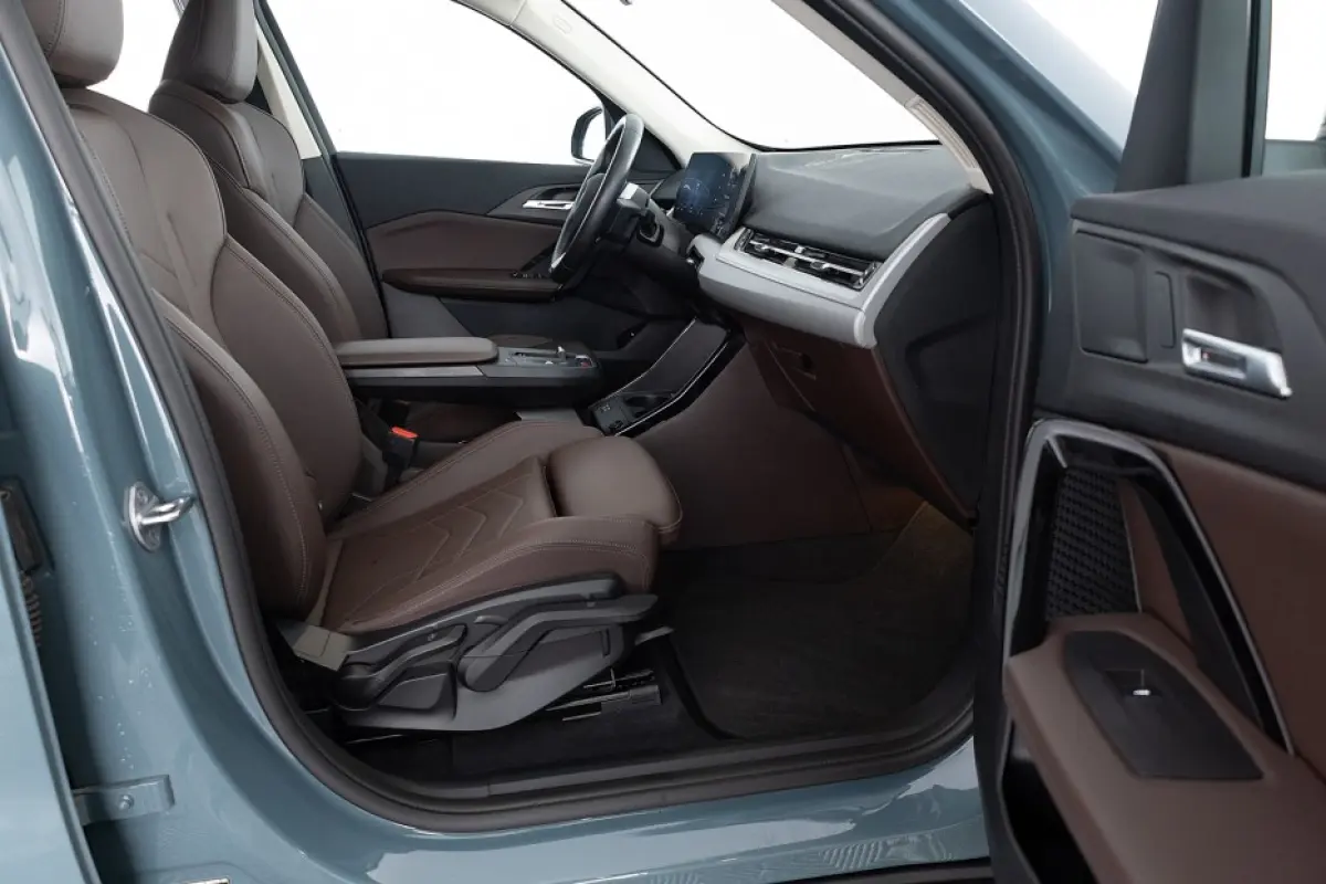 eDrive20 67 kWh | LEDER | Full LED | NAVI | PDC | ECC