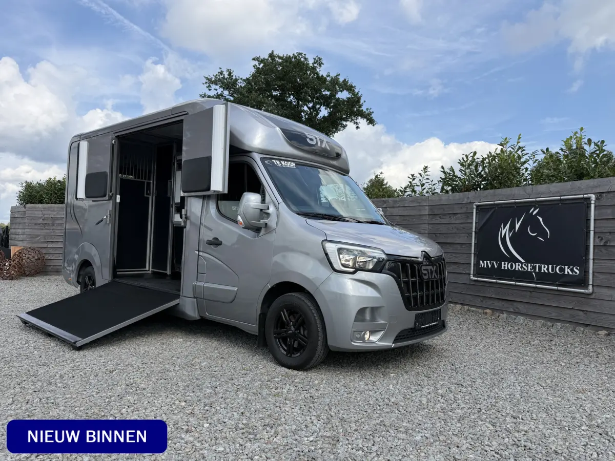 | HORSETRUCK | STX | STALLION 3XL | 2024 | HENGST | 34.508KM | MANUAL | L3 | 3-SEAT | 165PK | LUXE | BELGISCH KENTEKEN