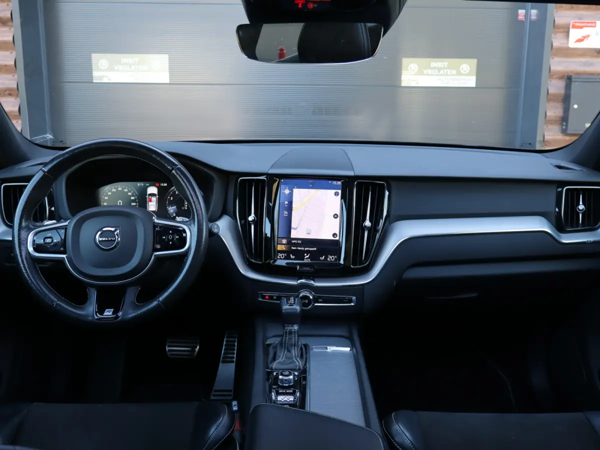 2.0 T5 AWD R-Design NIEUWSTAAT I 2de eig. I R-Design I Winterpakket I Blis I 21" I Leer I Camera I Pano I Carplay I Navi I