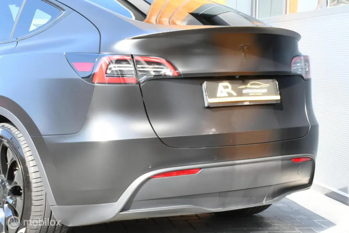 Performance AWD 75 kWh UNIEK!!
