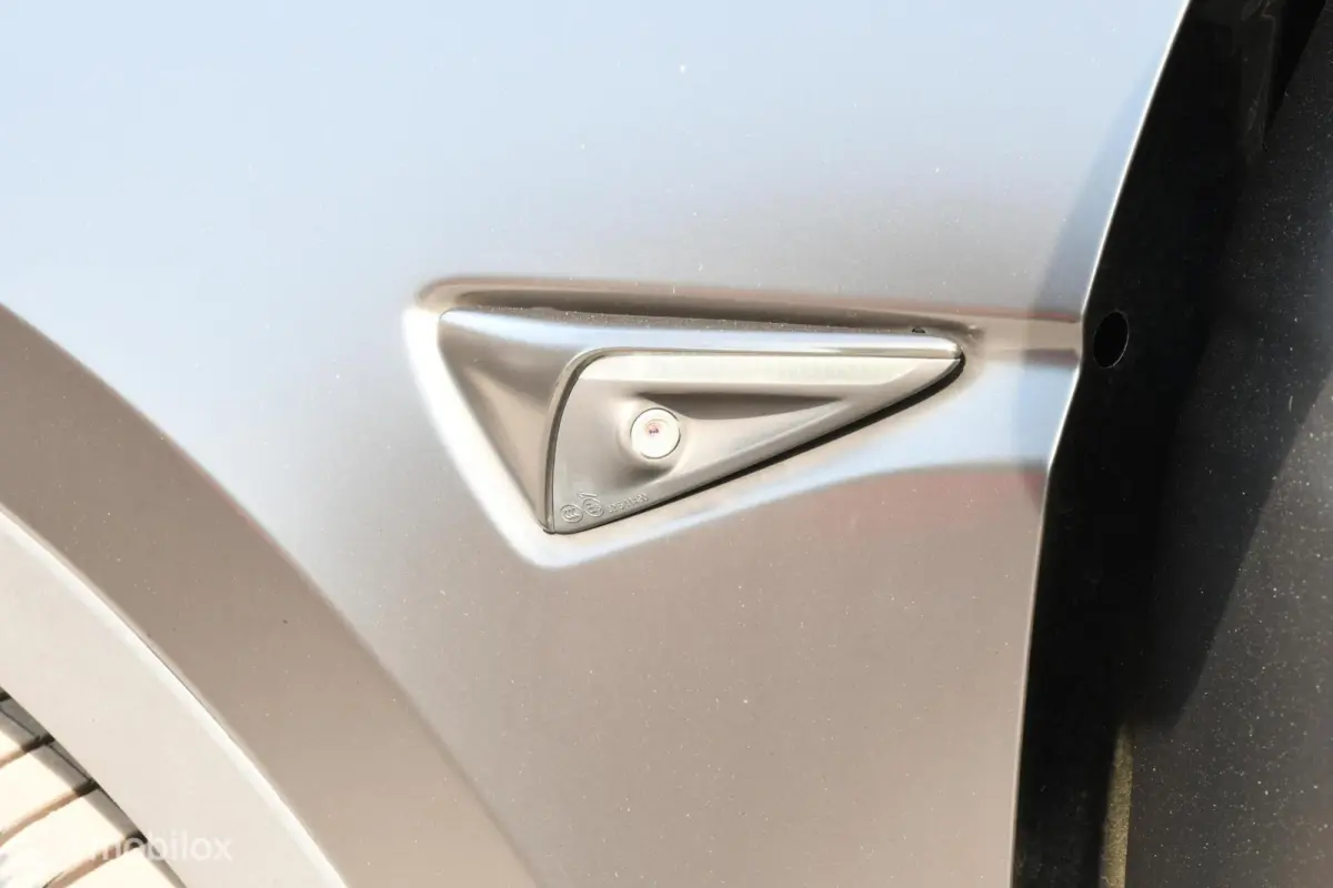 Performance AWD 75 kWh UNIEK!!