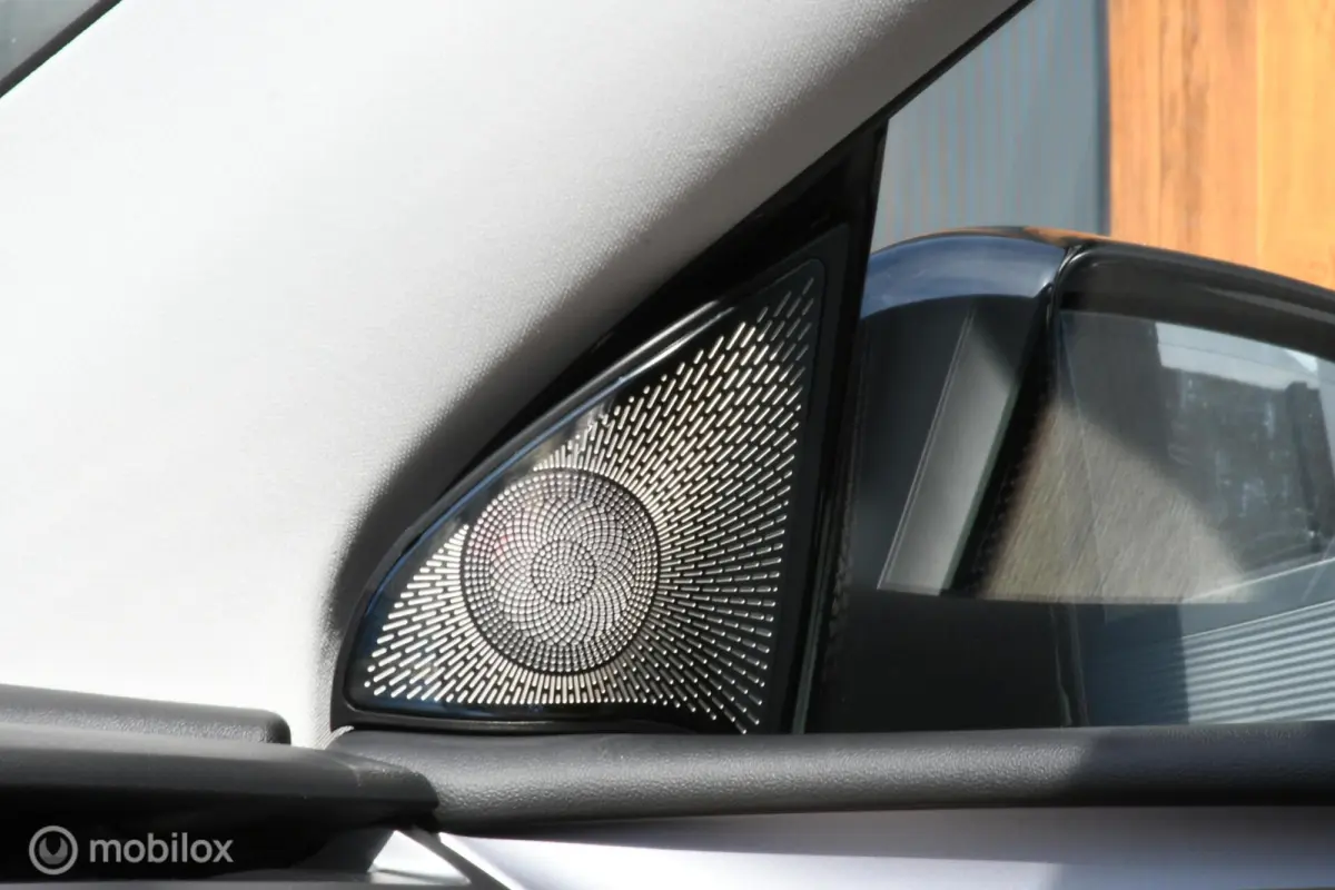 Performance AWD 75 kWh UNIEK!!