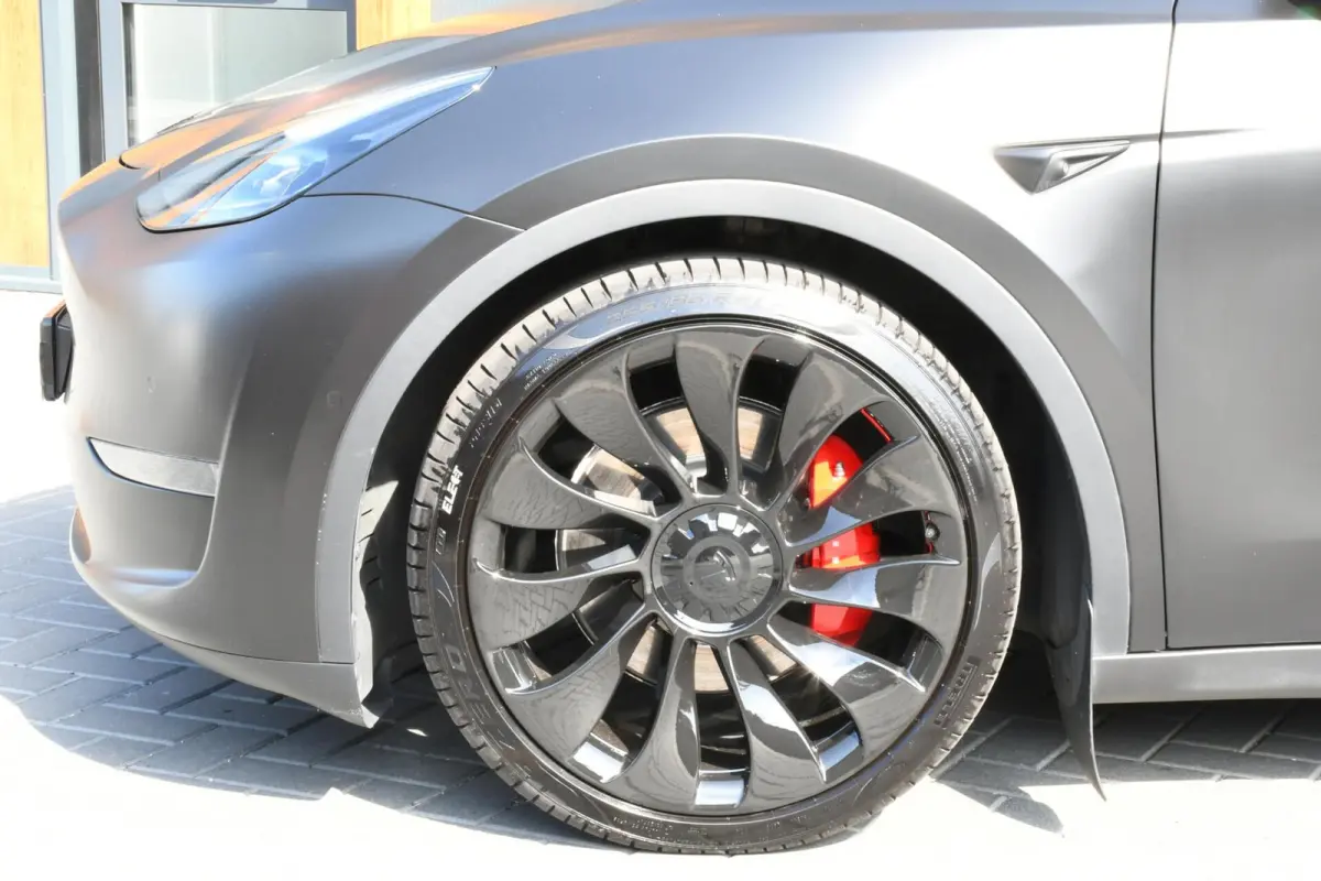 Performance AWD 75 kWh UNIEK!!