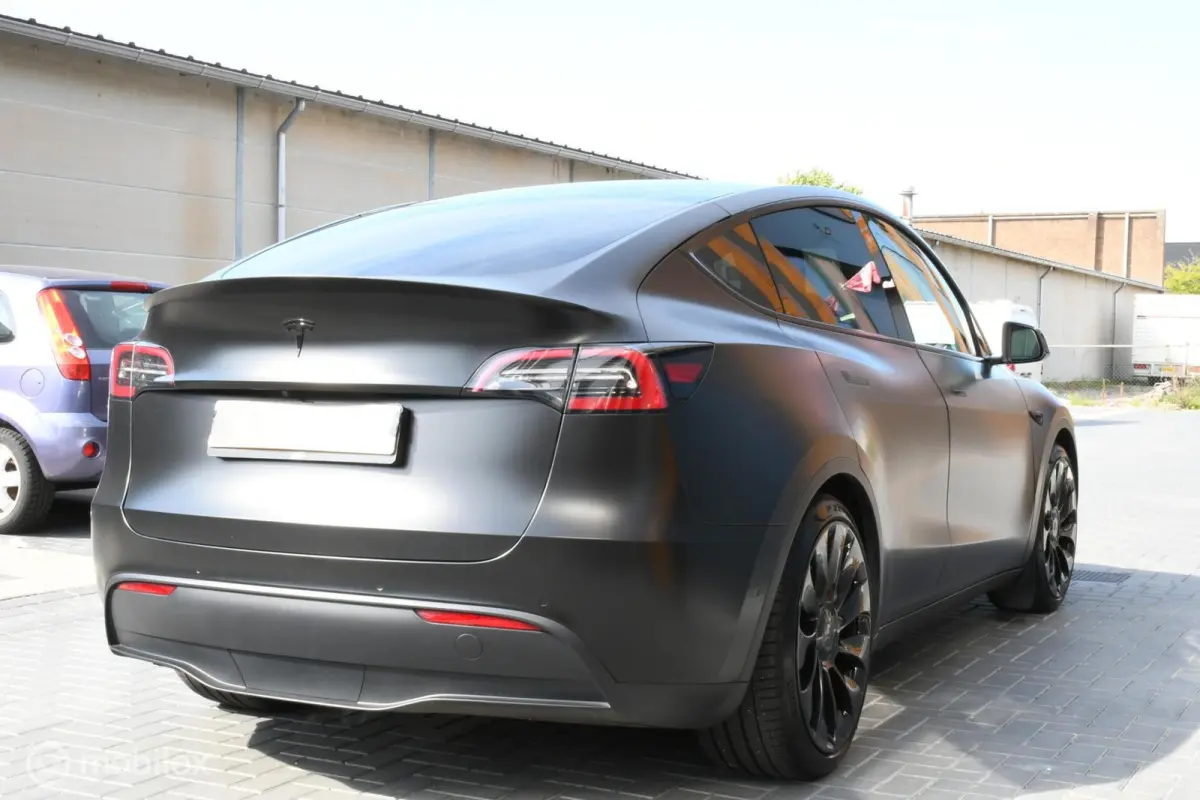 Performance AWD 75 kWh UNIEK!!