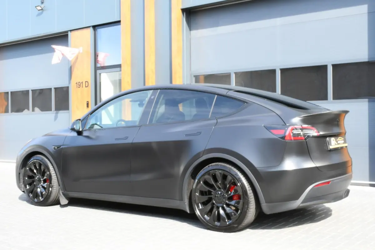 Performance AWD 75 kWh UNIEK!!