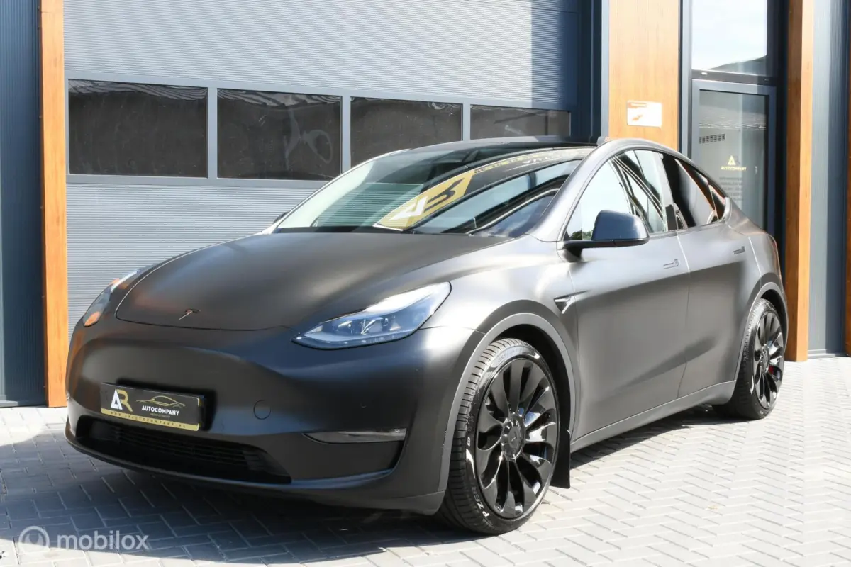 Performance AWD 75 kWh UNIEK!!