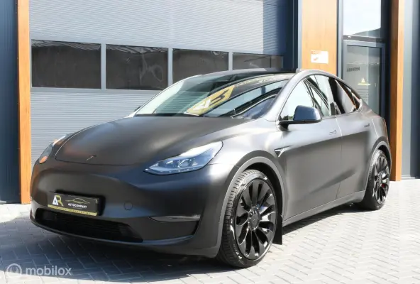 Performance AWD 75 kWh UNIEK!!