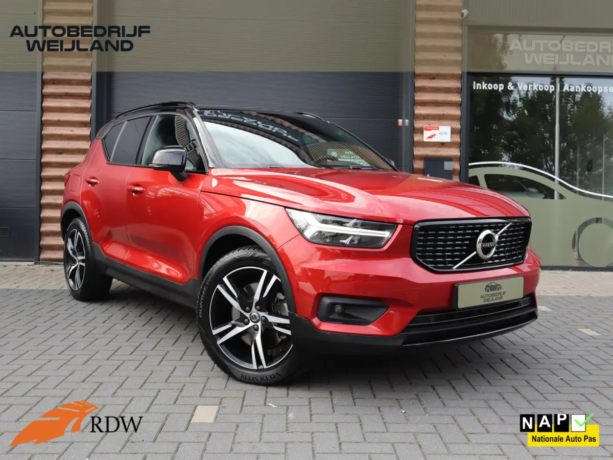 1.5 T5 R-Design Trekhaak 1800KG SOH 83% I 1ste eig. I R-Design I Winterpakket I Blis I 19" I Leer I Trekhaak I Carplay I Navi I