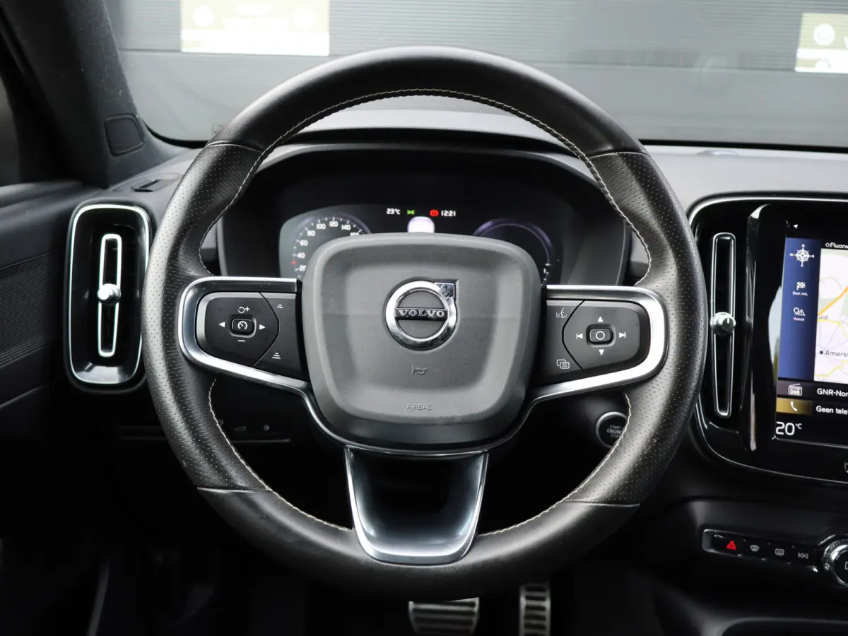 1.5 T5 R-Design Trekhaak 1800KG SOH 83% I 1ste eig. I R-Design I Winterpakket I Blis I 19" I Leer I Trekhaak I Carplay I Navi I