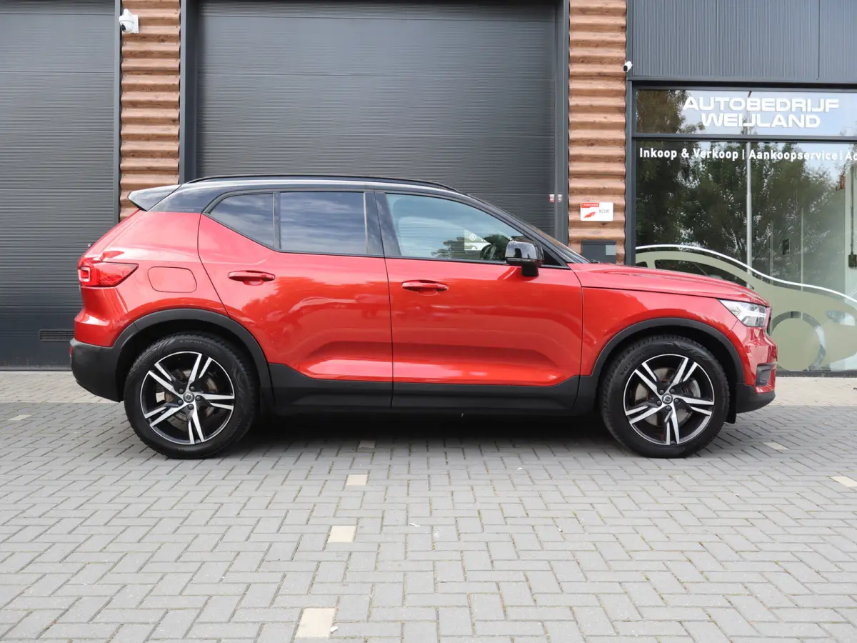 1.5 T5 R-Design Trekhaak 1800KG SOH 83% I 1ste eig. I R-Design I Winterpakket I Blis I 19" I Leer I Trekhaak I Carplay I Navi I
