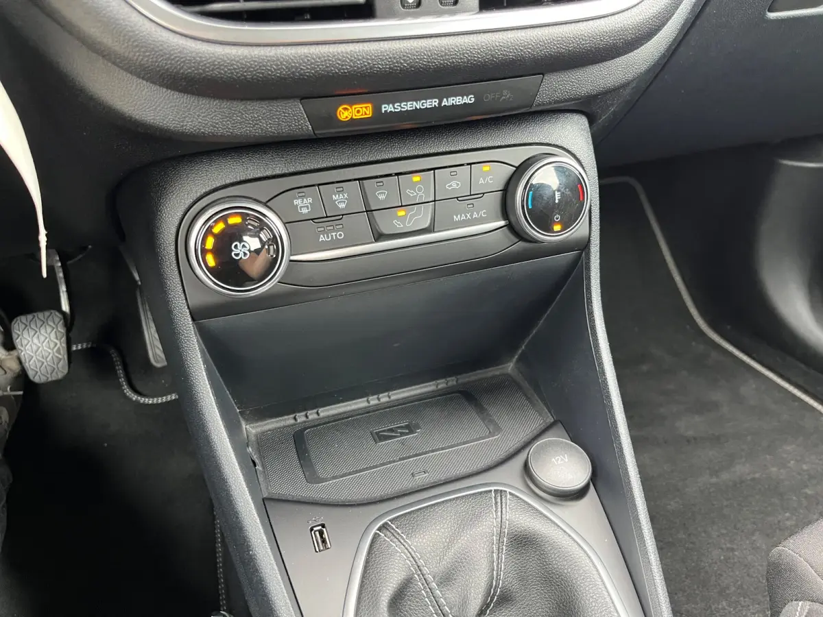 1.0 EcoBoost Hybrid Titanium NL.Auto/Carplay/Climatronic/Full Led/1Ste Eigenaar/Dealer onderhouden
