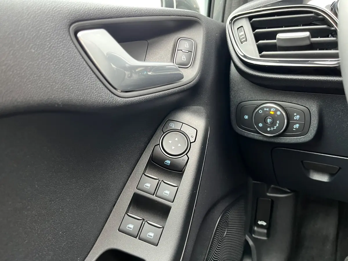 1.0 EcoBoost Hybrid Titanium NL.Auto/Carplay/Climatronic/Full Led/1Ste Eigenaar/Dealer onderhouden