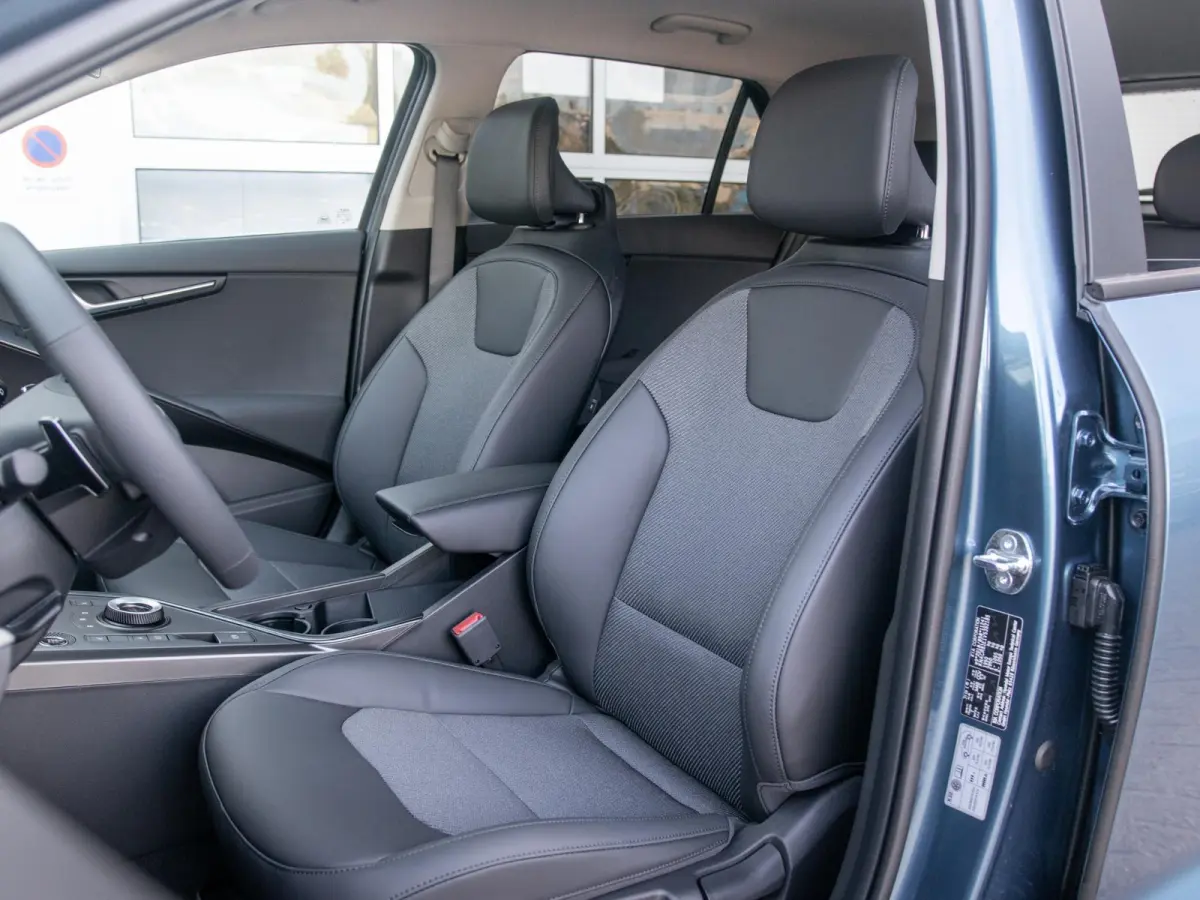 1.6 GDi Hybrid DynamicLine | Actieprijs* | Snel leverbaar | Nieuw model | Navi. | Clima. | Adapt. Crusie. | Dodehoekassistentie | Panodak | Stoel&Stuur Verwarming | Parkeersensoren