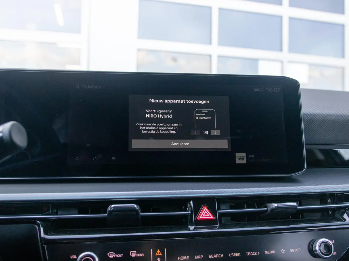 1.6 GDi Hybrid DynamicLine | Actieprijs* | Snel leverbaar | Nieuw model | Navi. | Clima. | Adapt. Crusie. | Dodehoekassistentie | Panodak | Stoel&Stuur Verwarming | Parkeersensoren