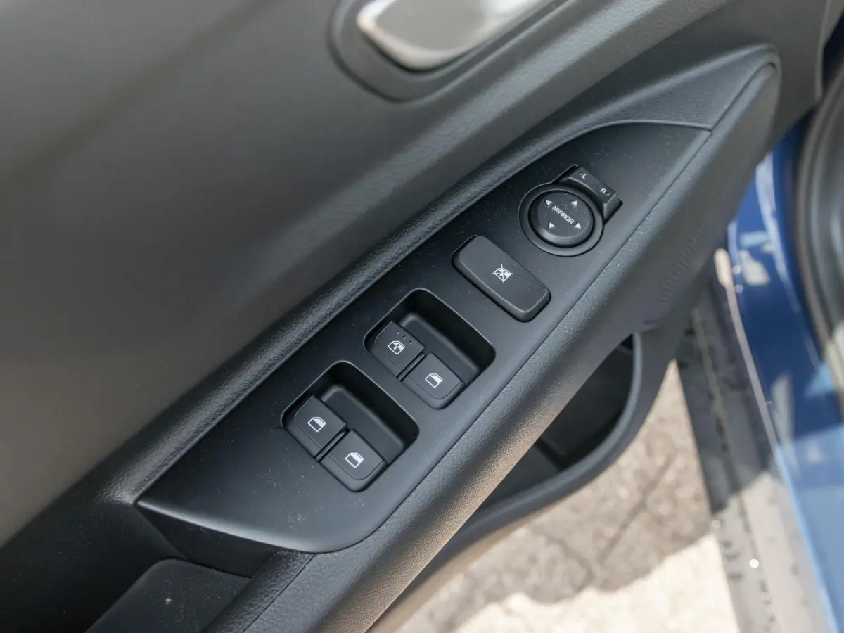 1.0 T-GDi MHEV DynamicLine | Actieprijs* | Navi. | Clima. | Parkeersensoren | Airco | Dakrails | Stoel&Stuur Verwarming