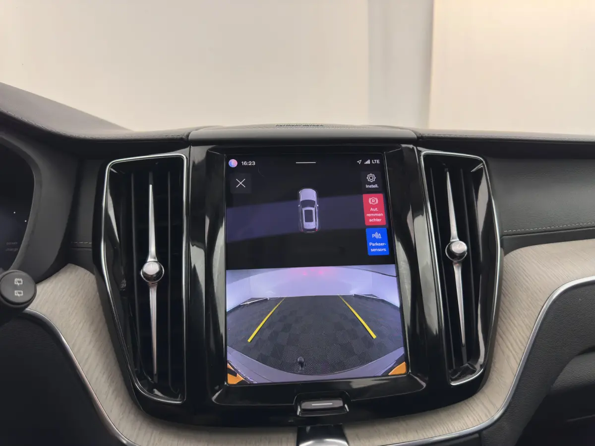 2.0 T8 AWD Inscription (Plug-In) *PANO | LEATHER | FULL-LED | MEMORY-PACK | HARMAN/KARDON-AUDIO | CAMERA | HEATED-CONTOURSEATS | DIGI-COCKPIT | NAVI-FULLMAP | PRIVACYGLASS | ECC | PDC | CRUI