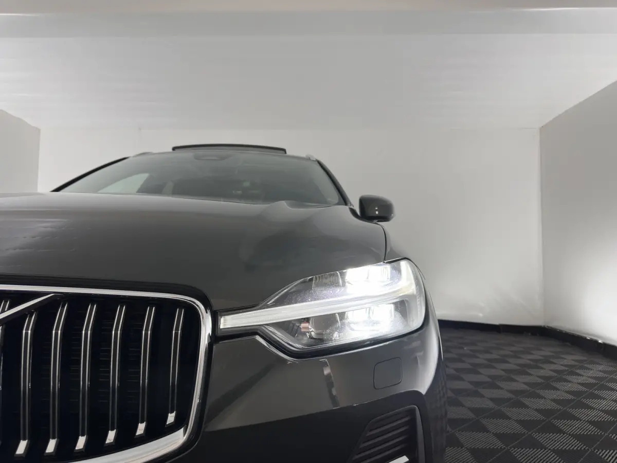 2.0 T8 AWD Inscription (Plug-In) *PANO | LEATHER | FULL-LED | MEMORY-PACK | HARMAN/KARDON-AUDIO | CAMERA | HEATED-CONTOURSEATS | DIGI-COCKPIT | NAVI-FULLMAP | PRIVACYGLASS | ECC | PDC | CRUI