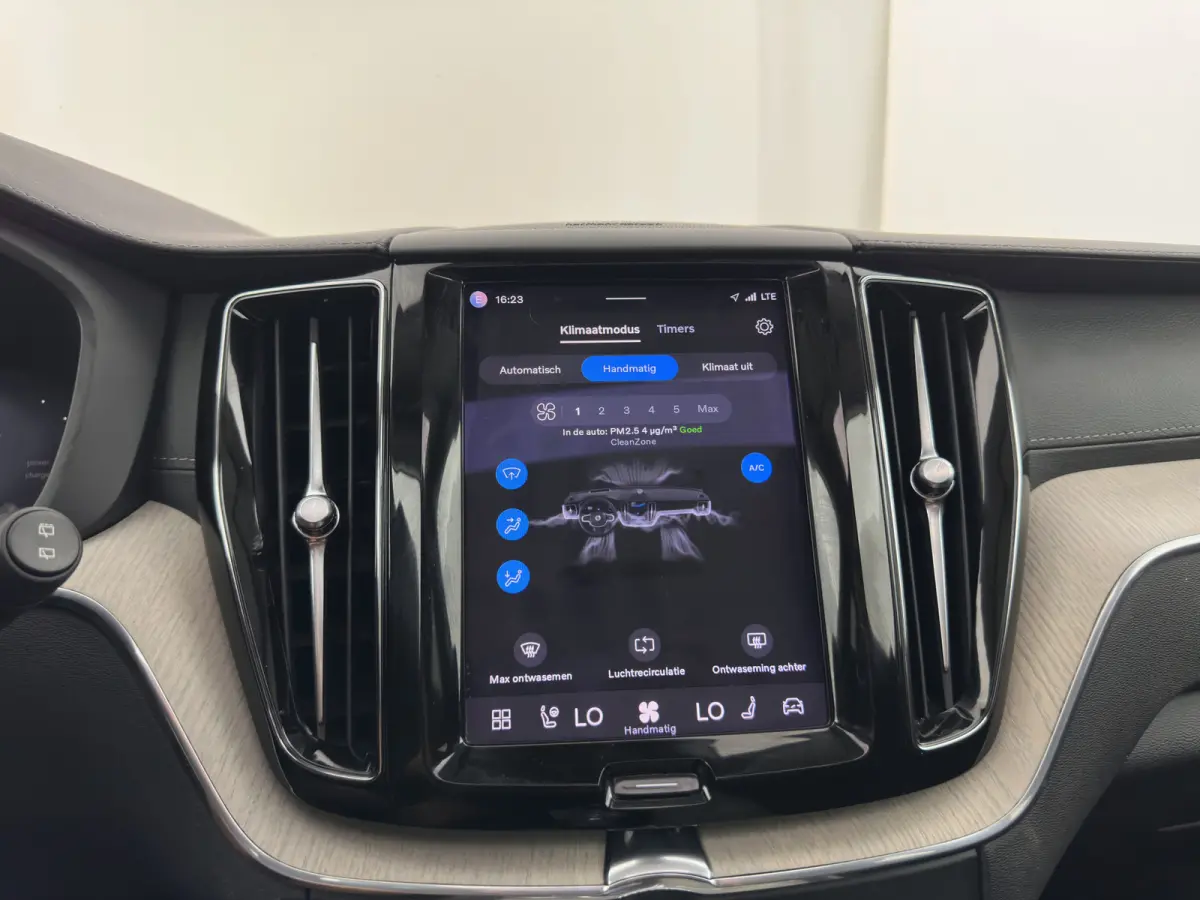 2.0 T8 AWD Inscription (Plug-In) *PANO | LEATHER | FULL-LED | MEMORY-PACK | HARMAN/KARDON-AUDIO | CAMERA | HEATED-CONTOURSEATS | DIGI-COCKPIT | NAVI-FULLMAP | PRIVACYGLASS | ECC | PDC | CRUI