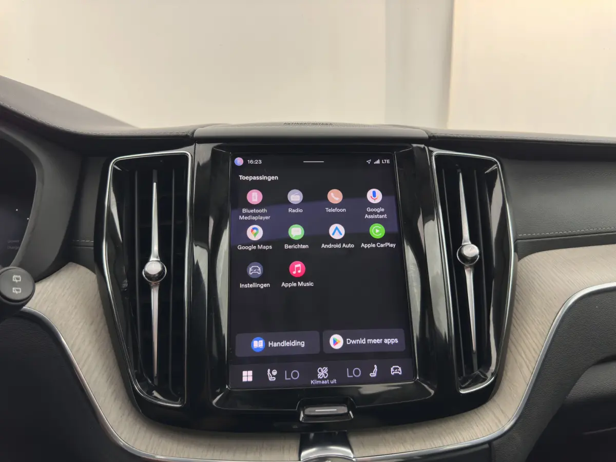 2.0 T8 AWD Inscription (Plug-In) *PANO | LEATHER | FULL-LED | MEMORY-PACK | HARMAN/KARDON-AUDIO | CAMERA | HEATED-CONTOURSEATS | DIGI-COCKPIT | NAVI-FULLMAP | PRIVACYGLASS | ECC | PDC | CRUI