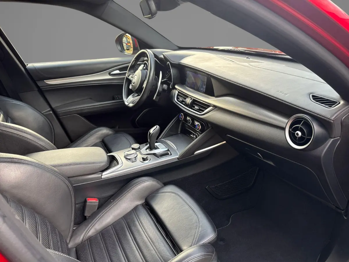 2.0 T 280 AWD Veloce Q4 | Schuifdak | Lederen Veloce interieur | Harman/Kardon | Stoel & Stuurverwrming | Apple carplay/Android Auto | Electrische Stoelen met geheugen | LMV 20"|