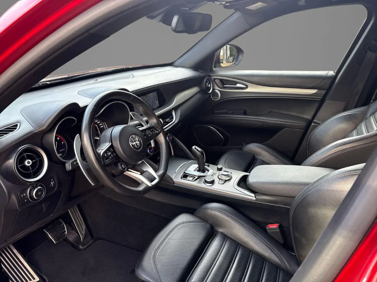 2.0 T 280 AWD Veloce Q4 | Schuifdak | Lederen Veloce interieur | Harman/Kardon | Stoel & Stuurverwrming | Apple carplay/Android Auto | Electrische Stoelen met geheugen | LMV 20"|