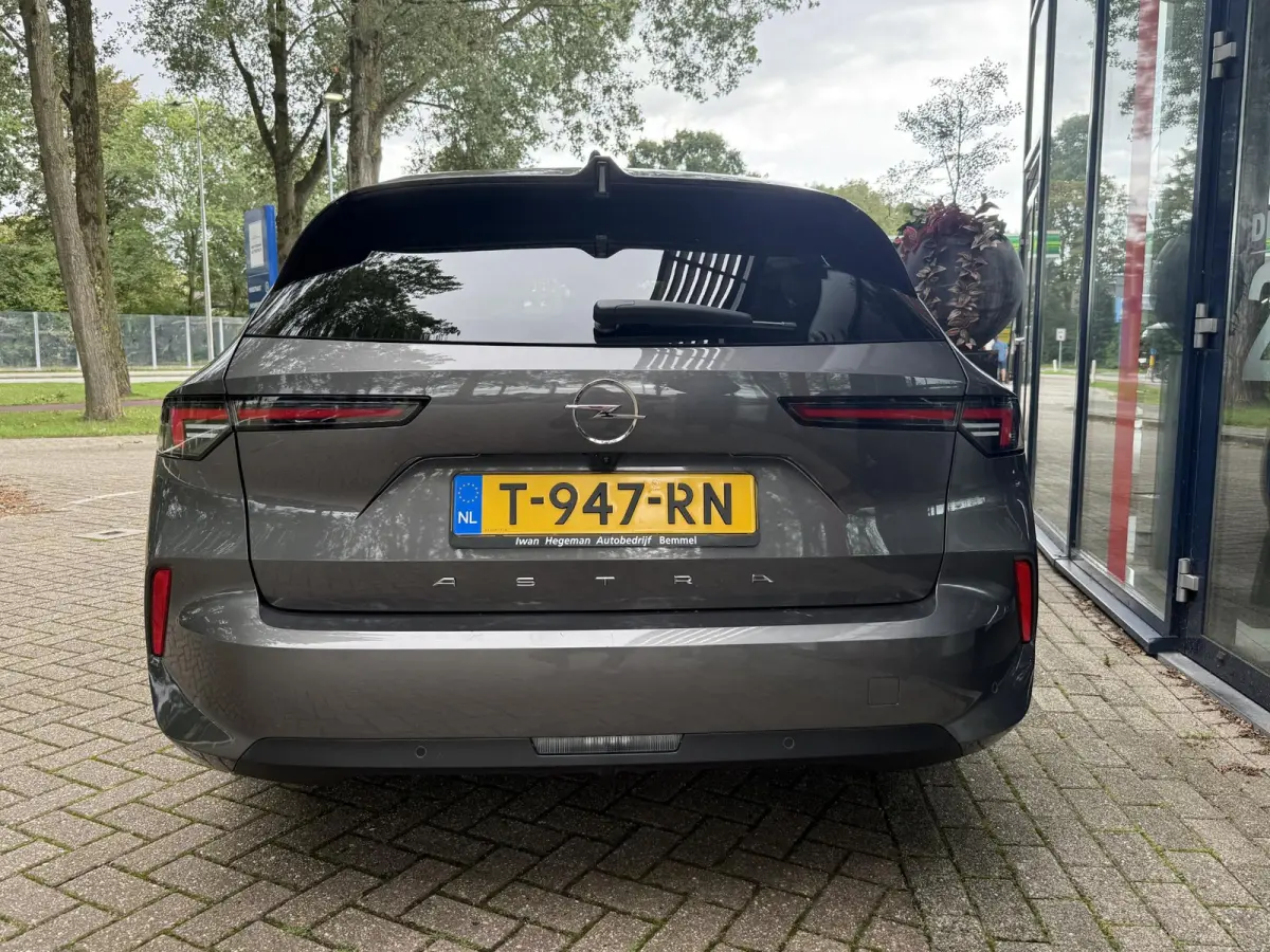 1.2 Business Edition 130PK | Afn. Trekhaak |ECC | PDC voor achter + Camera | Navigatie | LM Velgen |